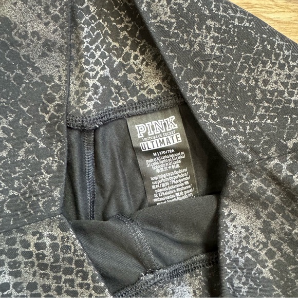 PINK Victoria's Secret Ultimate Black Snakeskin Shorts Size Medium Pink Active - Picture 8 of 11